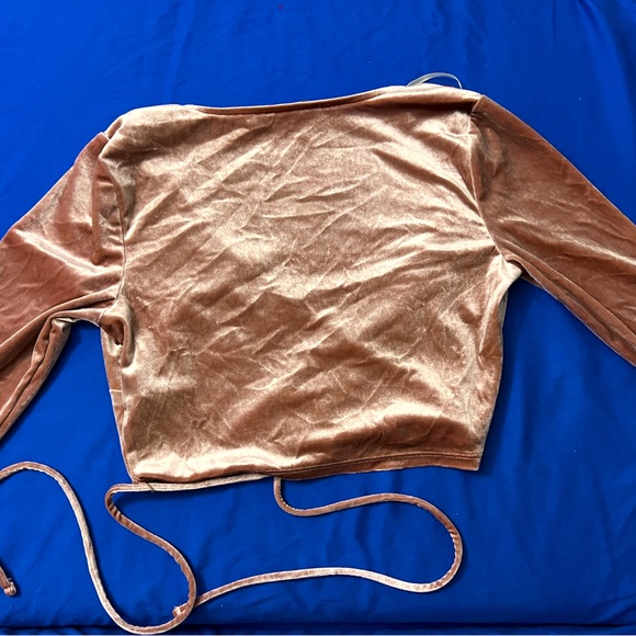 Pink Velvet crop crisscross top - Picture 2 of 2